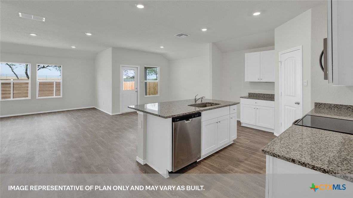 506 Hodges Street Property Photo 12