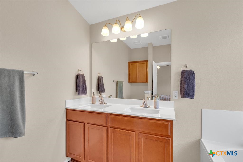 9511 Raeburn Court Property Photo 11