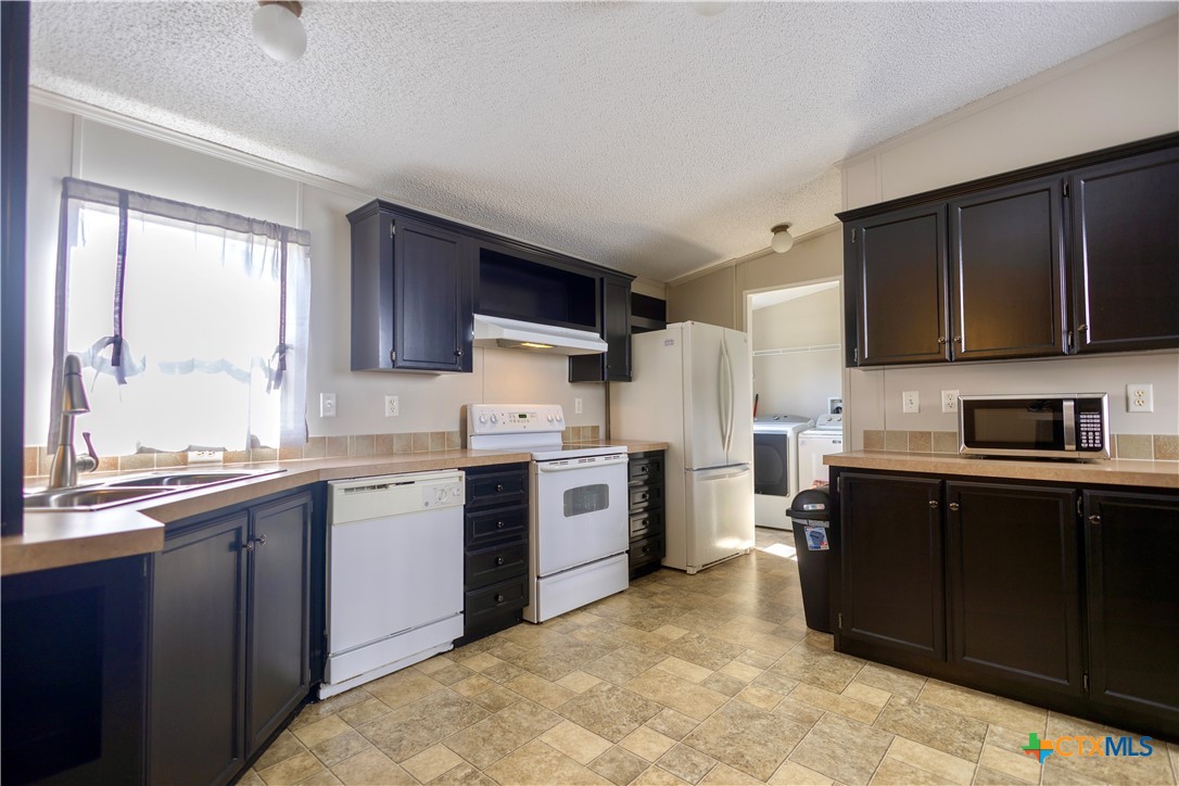 11213 Ridgewood Drive Property Photo 3