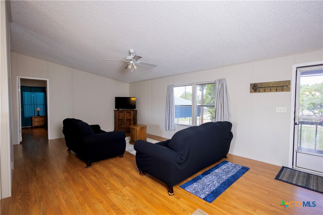 11213 Ridgewood Drive Property Photo 6