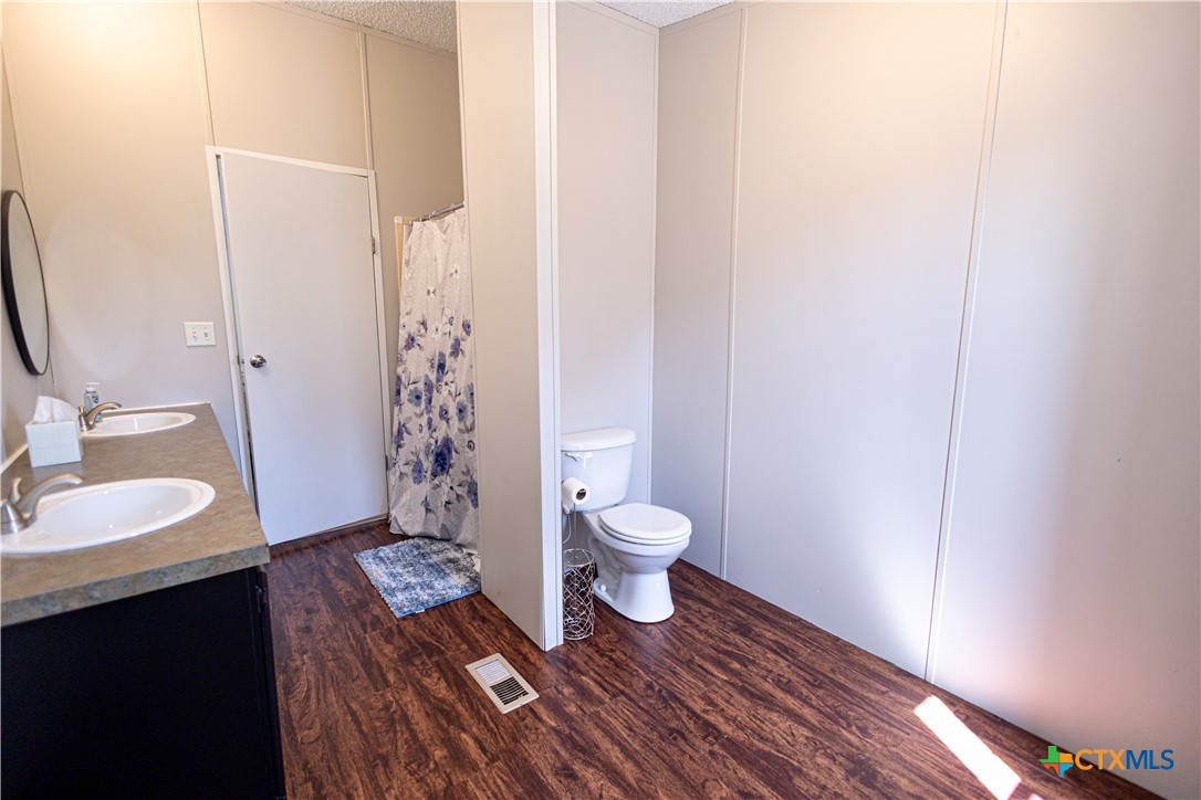 11213 Ridgewood Drive Property Photo 9
