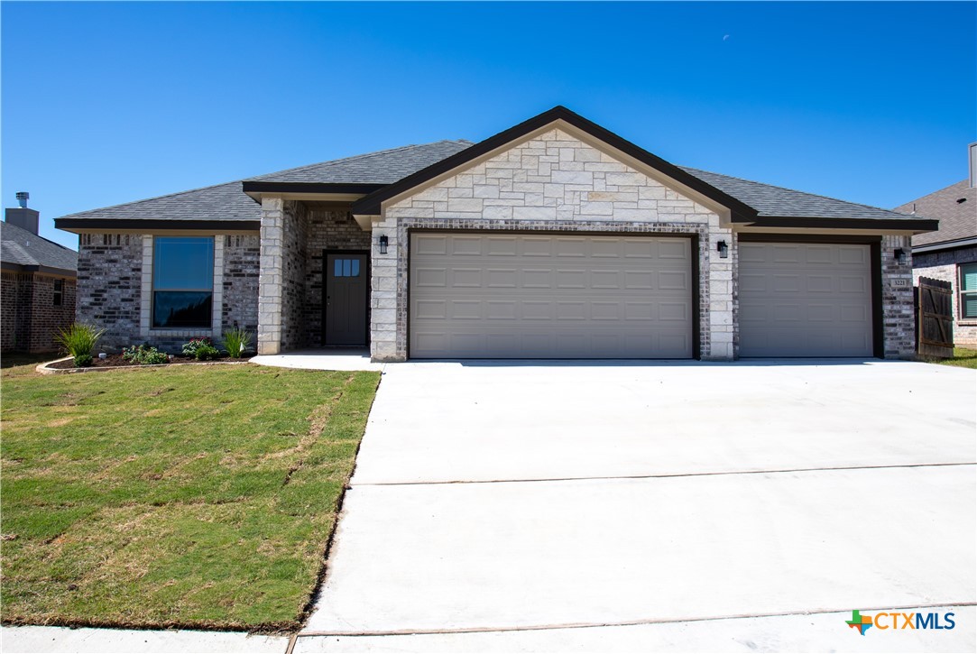 3221 Digby Drive Property Photo 1