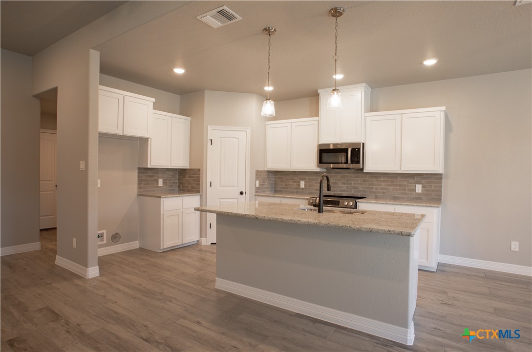 3217 Digby Drive Property Photo 3