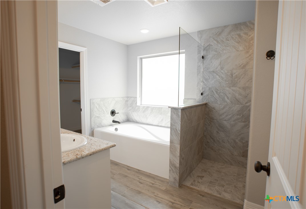 3217 Digby Drive Property Photo 9