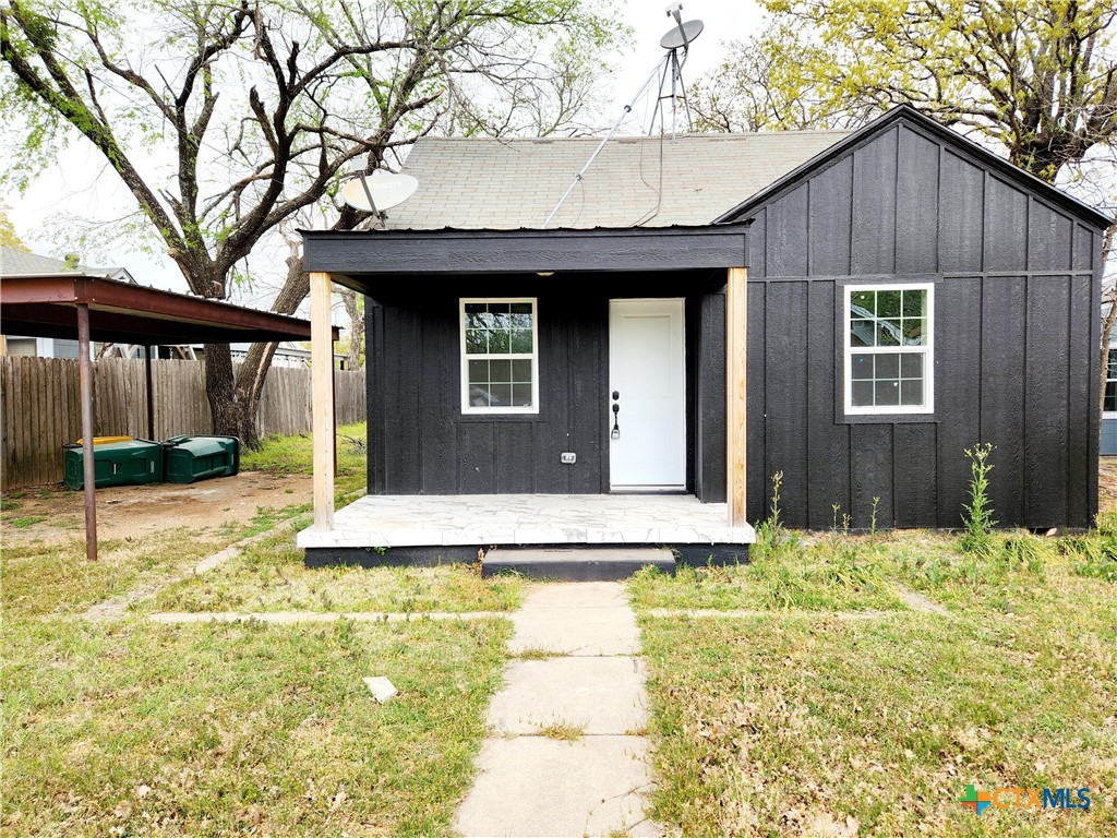 1103 Waco Street Property Photo