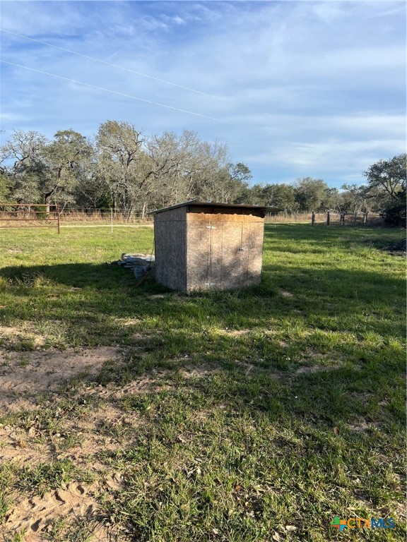 242 Private Road 1068 Property Photo 4