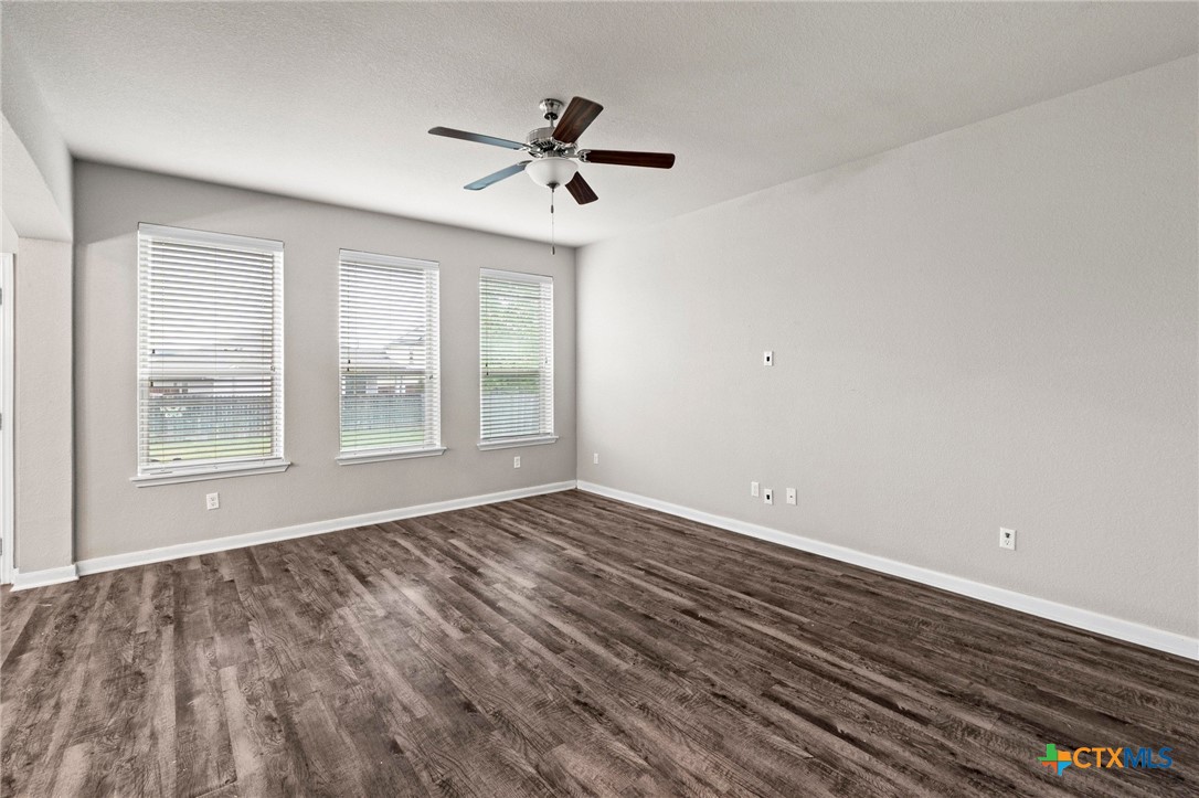 8209 Northgate Loop Property Photo 6