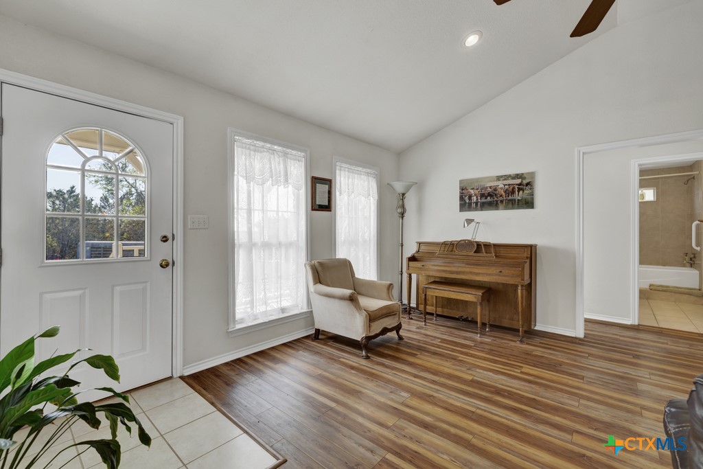 309 Oakwood Loop Property Photo 10