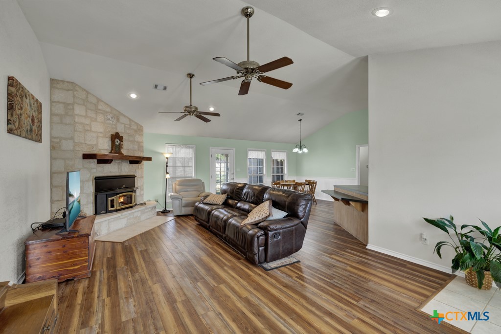 309 Oakwood Loop Property Photo 16