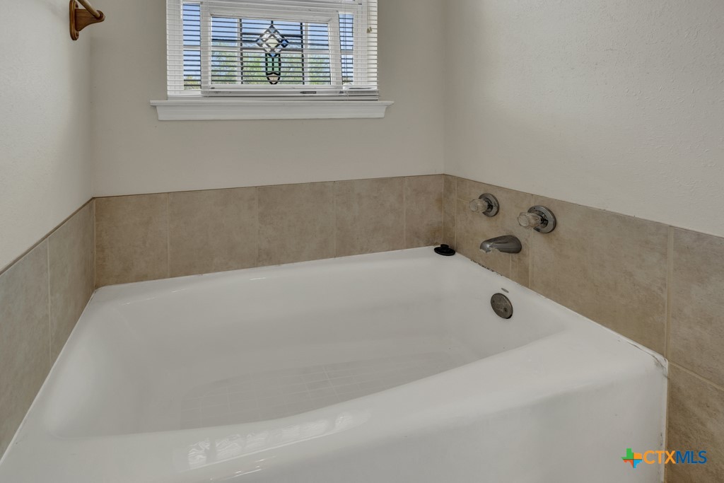 309 Oakwood Loop Property Photo 21