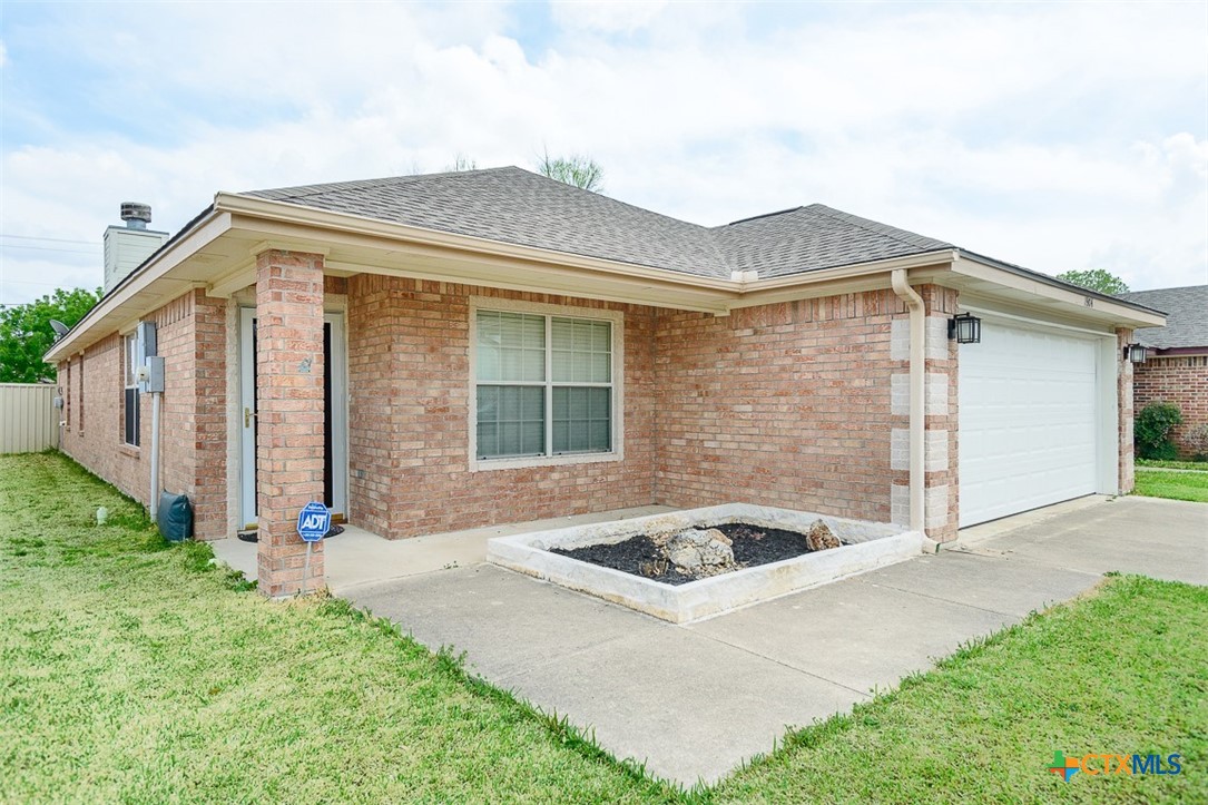 1904 Flagstaff Drive Property Photo 1