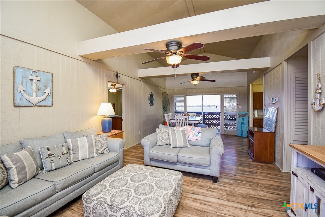 610 W Bayshore Drive Property Photo 8