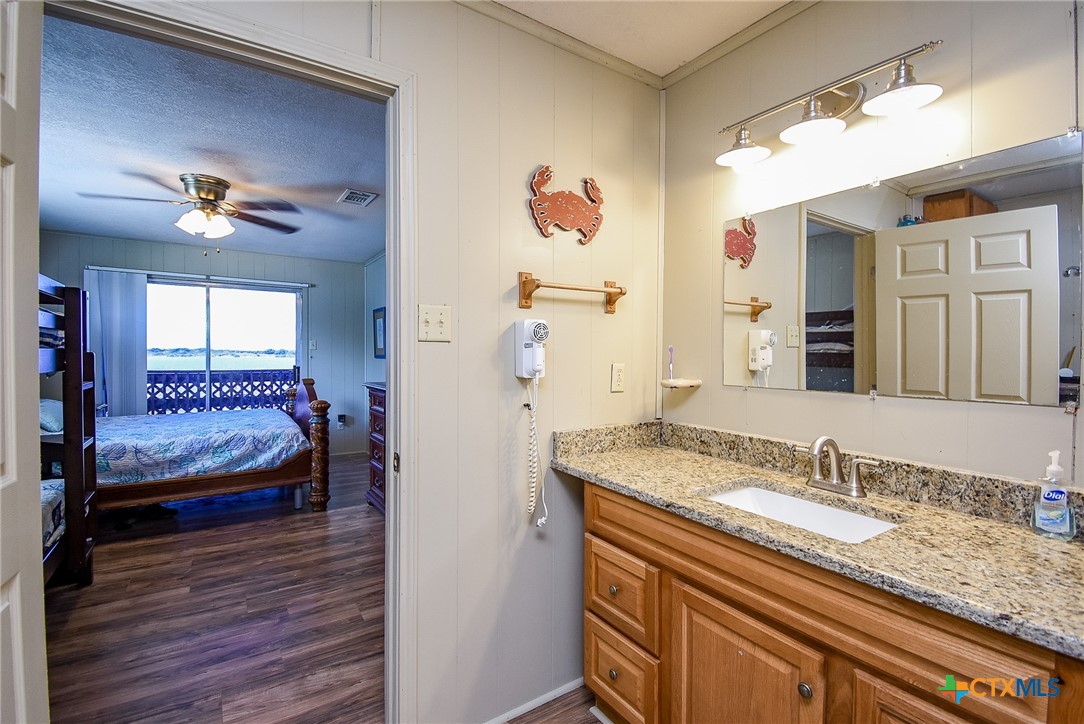 610 W Bayshore Drive Property Photo 20