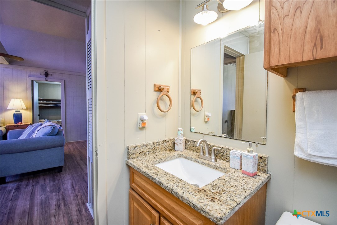 610 W Bayshore Drive Property Photo 25