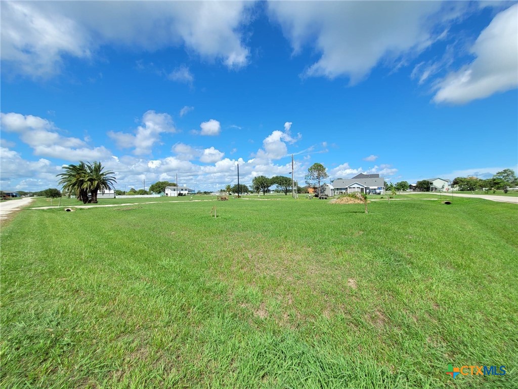 711 Bayview Drive Property Photo 4