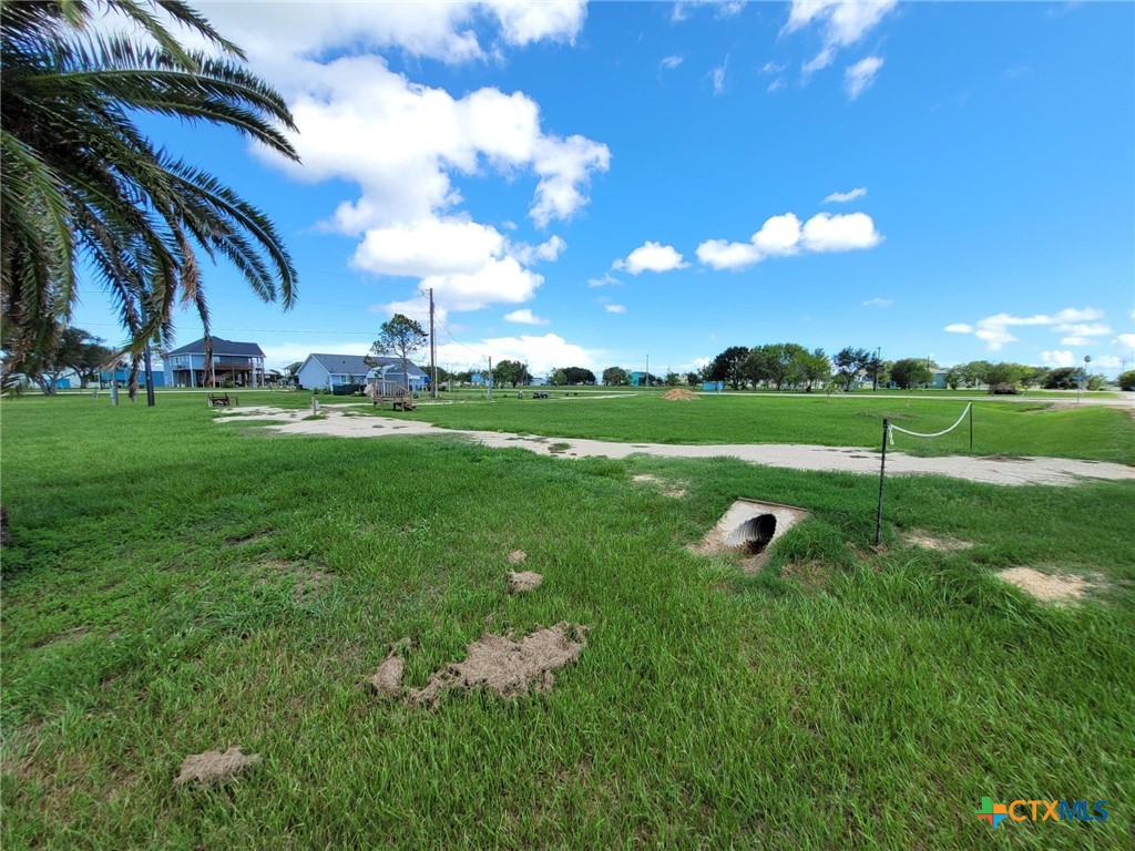 711 Bayview Drive Property Photo 7