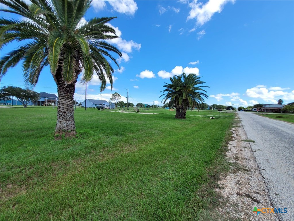 711 Bayview Drive Property Photo 8