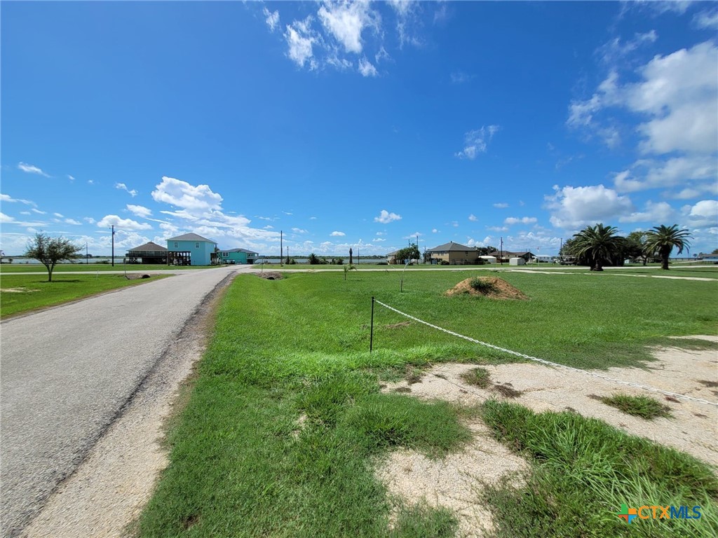 711 Bayview Drive Property Photo 12