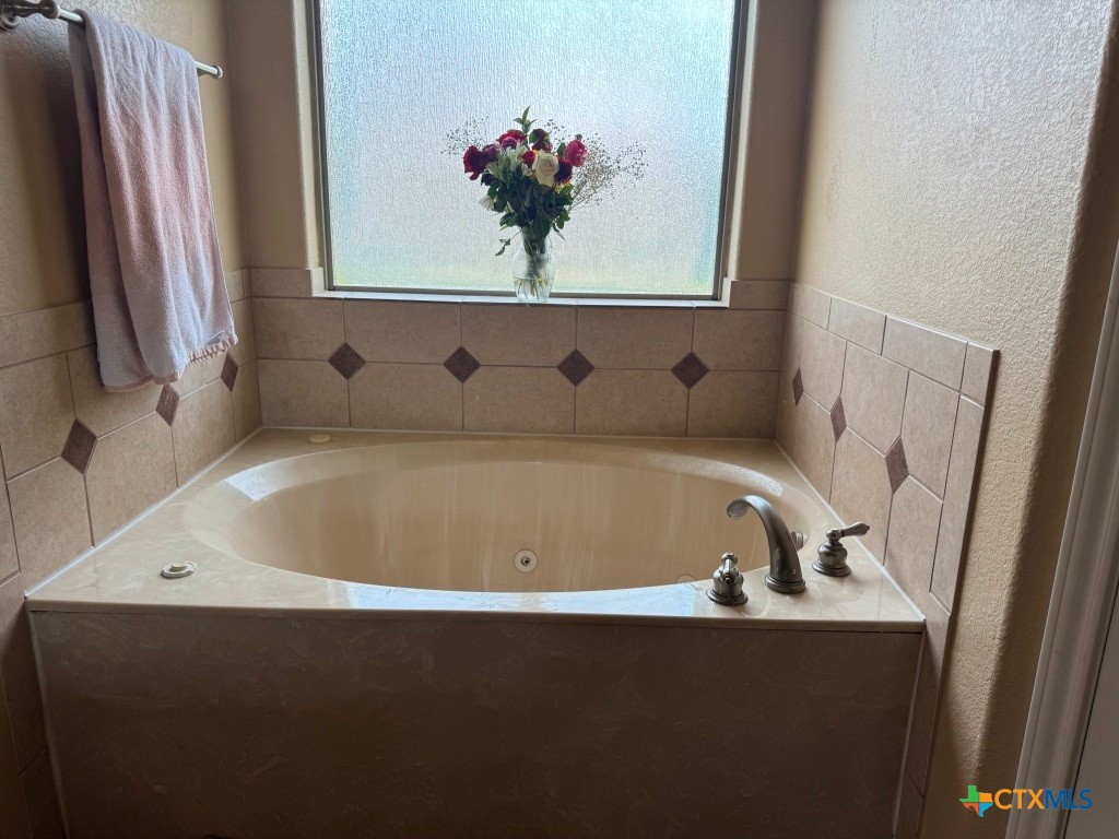 9604 Diana Drive Property Photo 10