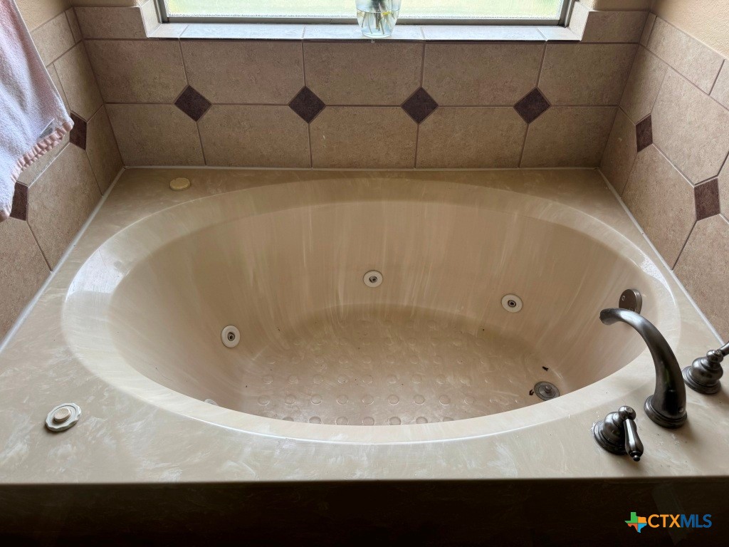 9604 Diana Drive Property Photo 11