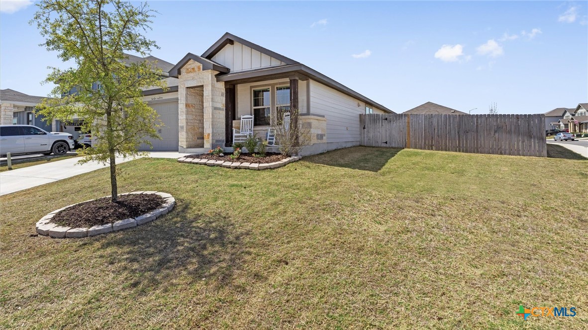 1216 Carl Glen Property Photo 3