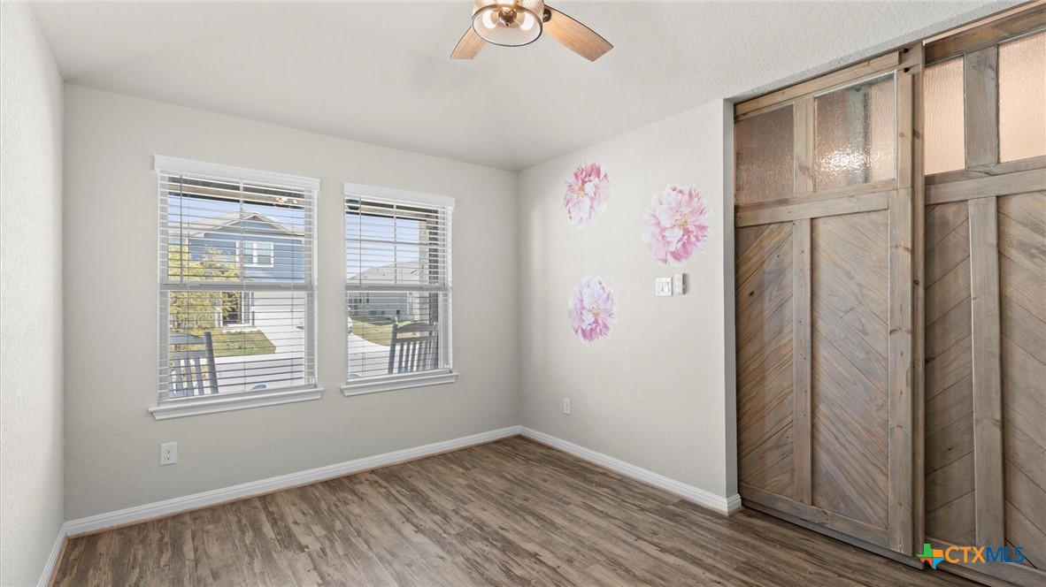 1216 Carl Glen Property Photo 4