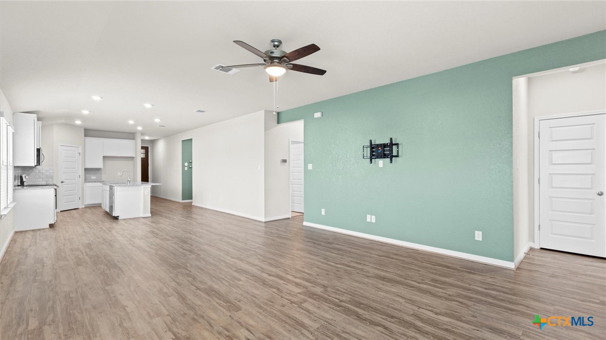 1216 Carl Glen Property Photo 9