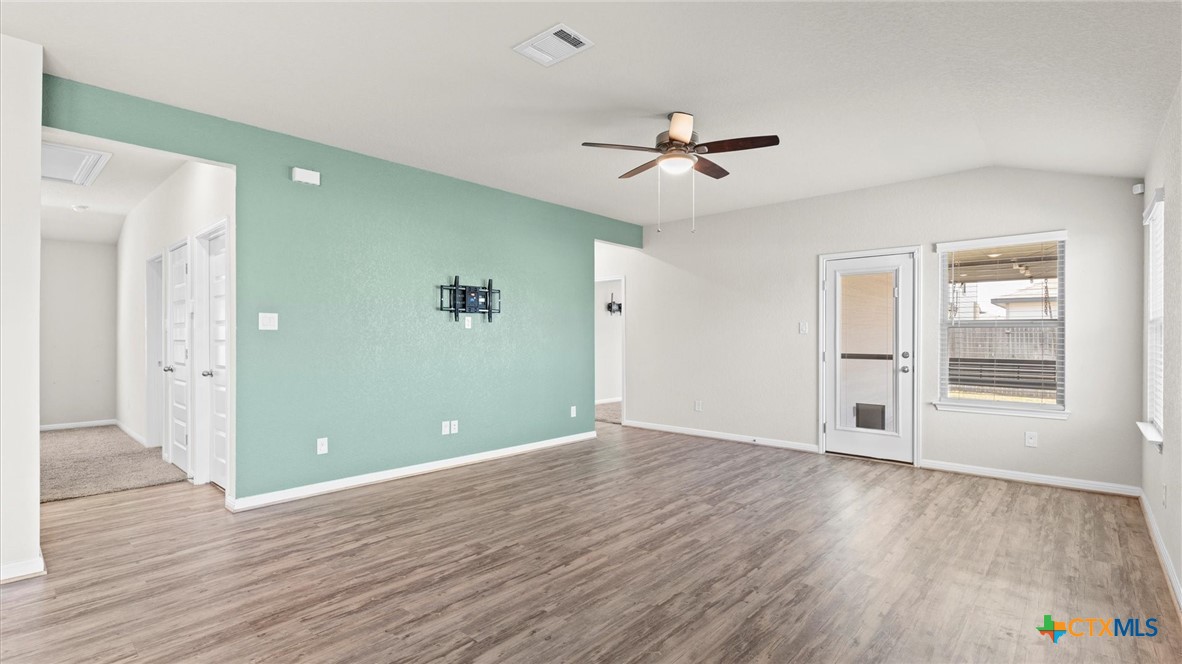 1216 Carl Glen Property Photo 12