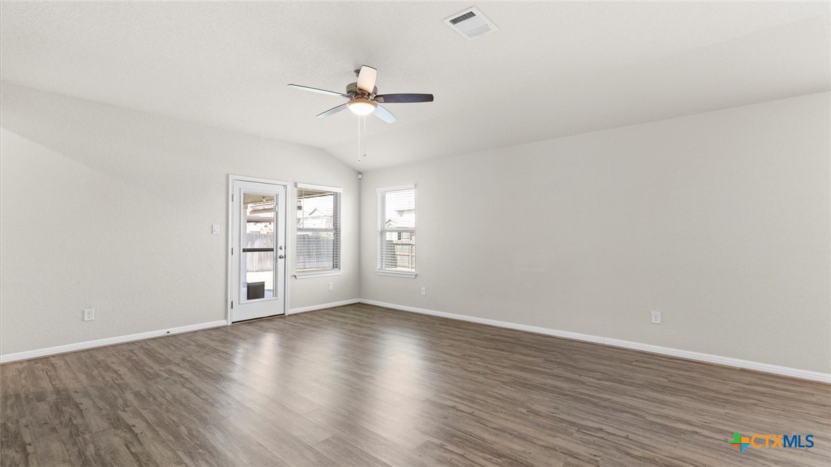1216 Carl Glen Property Photo 13