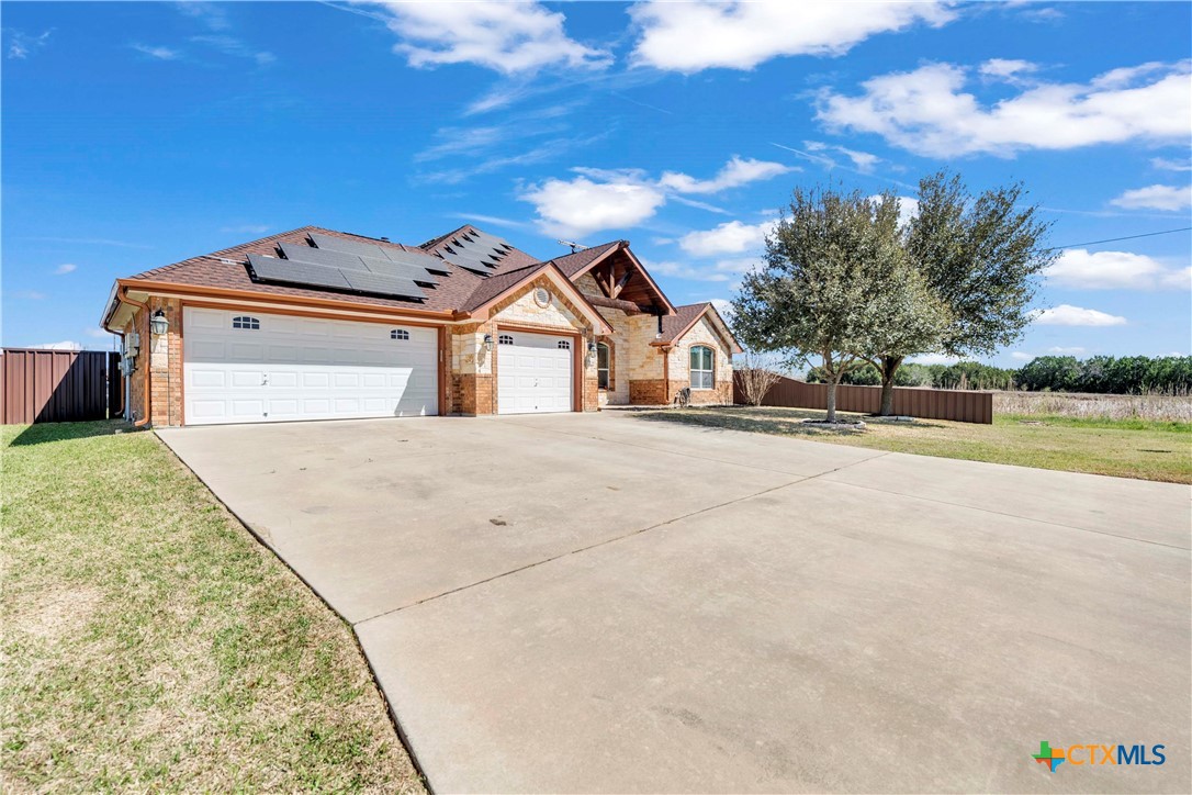 1529 Hazelnut Drive Property Photo 3