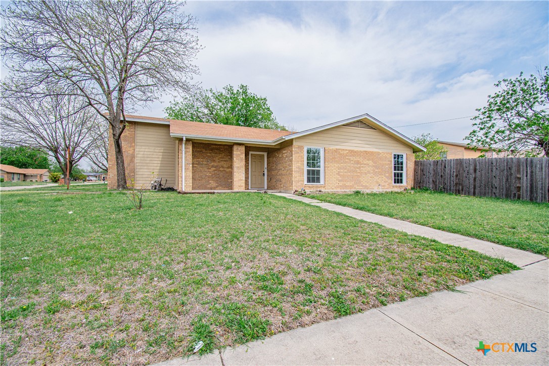 2206 Grandon Circle Property Photo 1