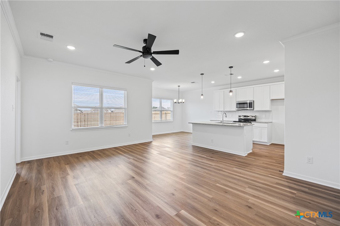 709 Killam Drive Property Photo 7