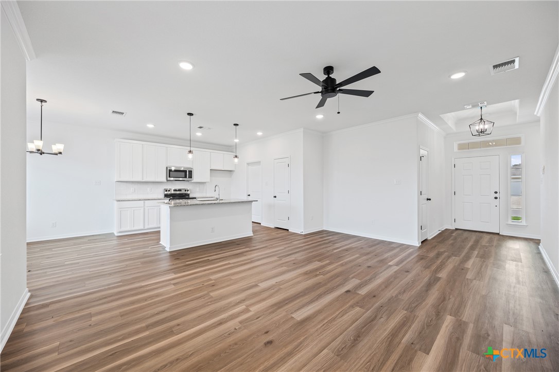 709 Killam Drive Property Photo 8