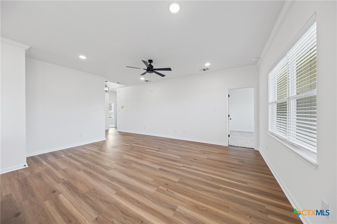 709 Killam Drive Property Photo 9