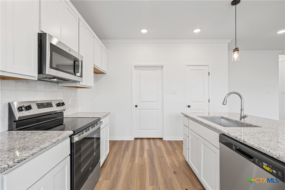 709 Killam Drive Property Photo 13