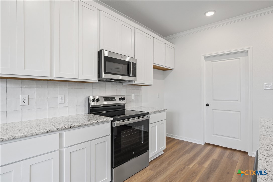 709 Killam Drive Property Photo 14