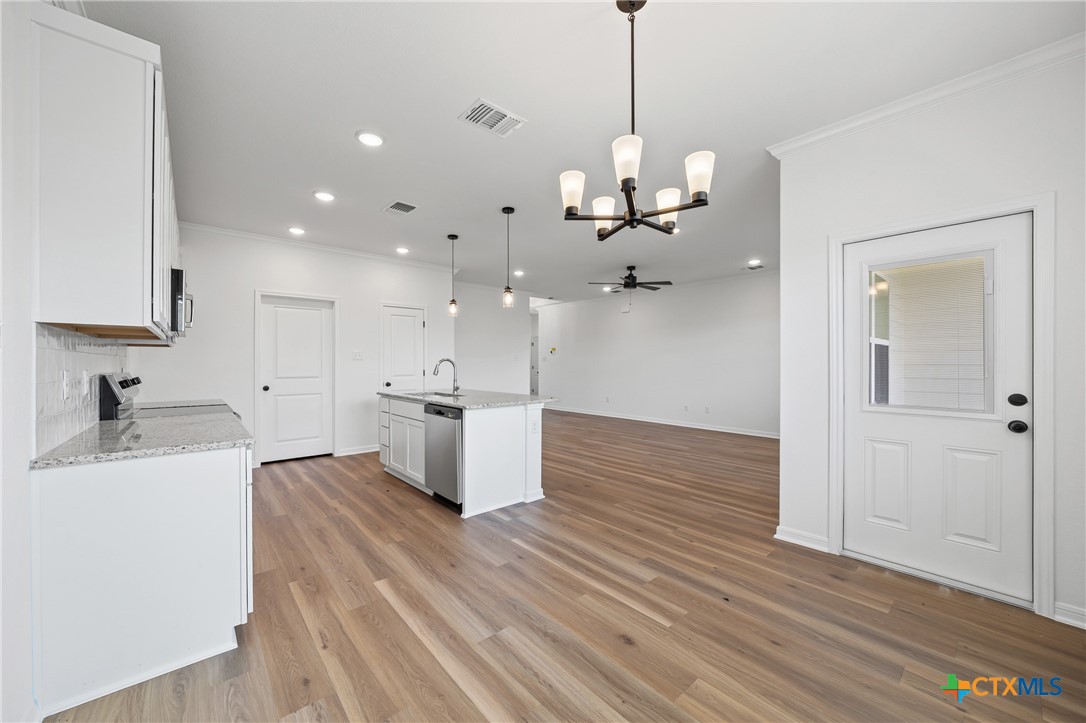 709 Killam Drive Property Photo 16