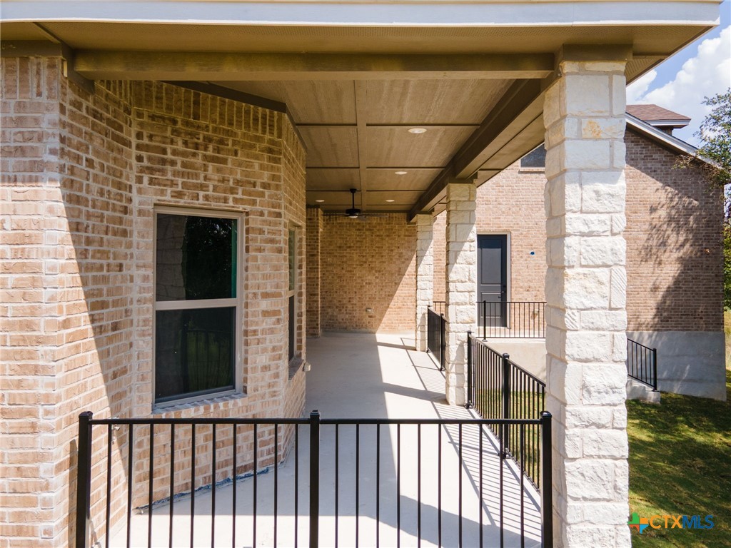 104 Cedar Bluff Court Property Photo 8