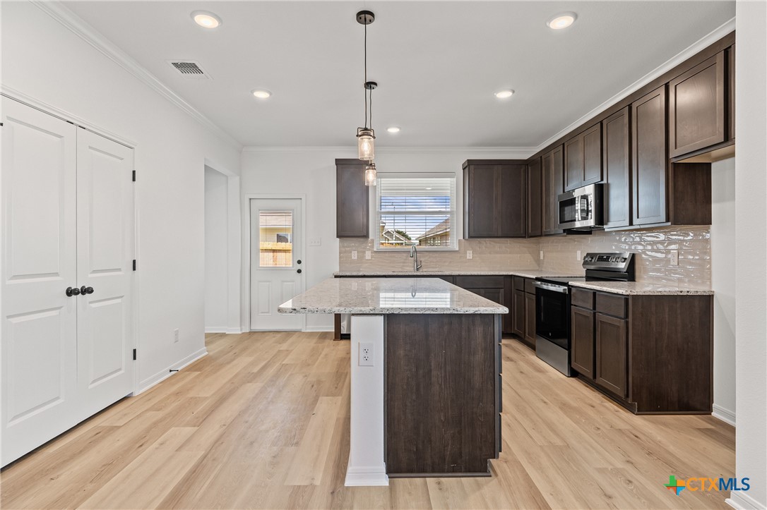 708 Seven Springs Drive Property Photo 10