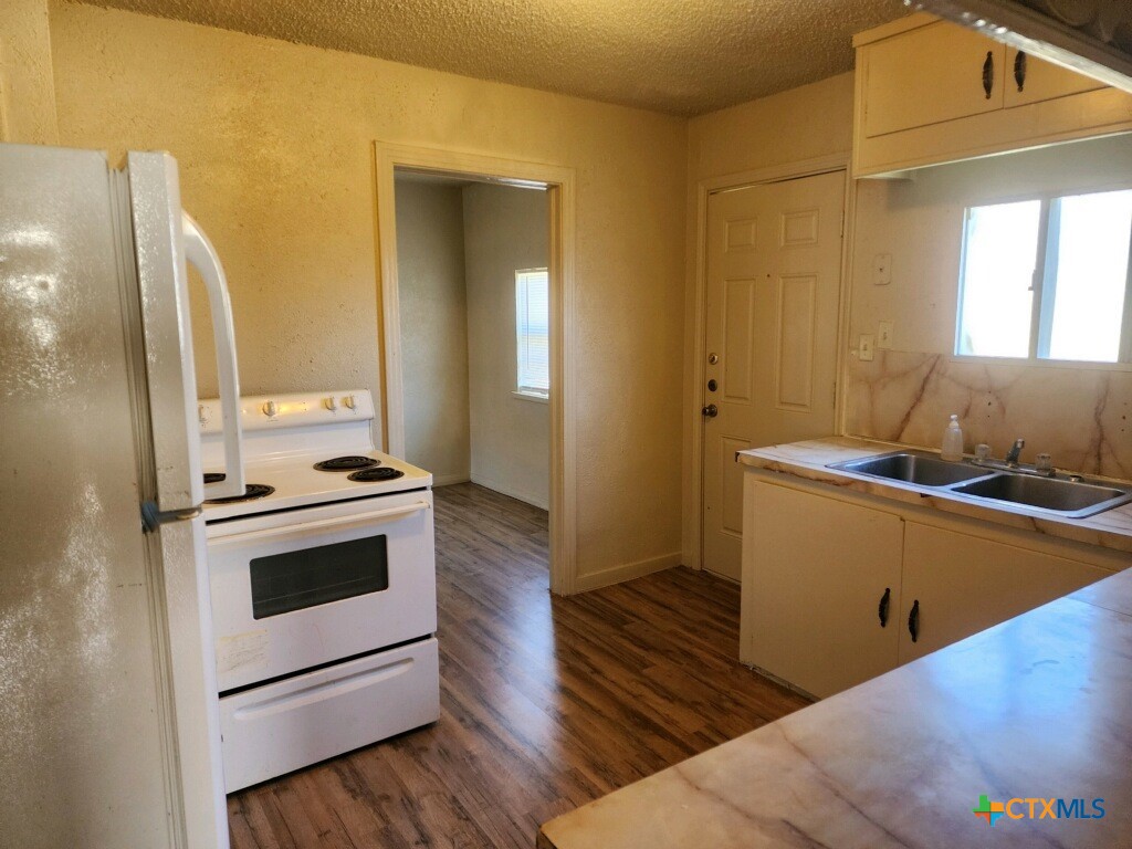 1312 Carol Way Property Photo 2