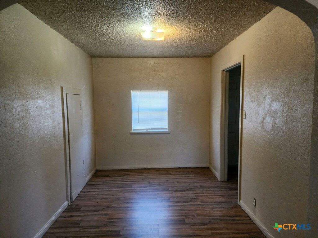 1312 Carol Way Property Photo 4