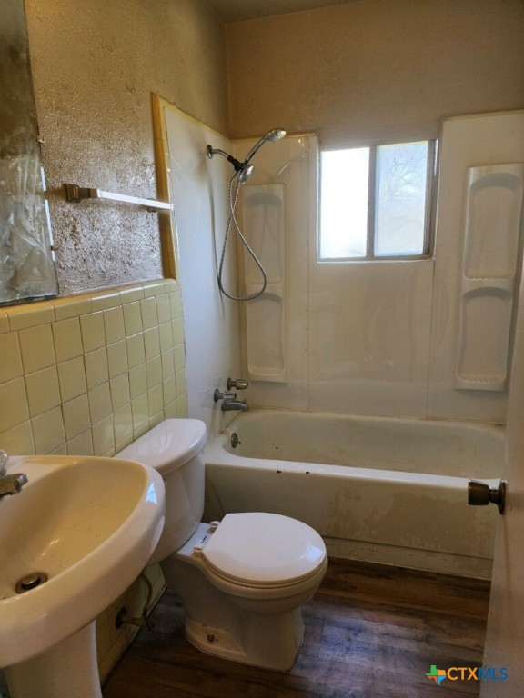 1312 Carol Way Property Photo 6