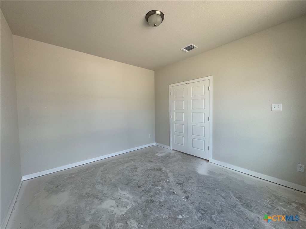 4012 Estes Court Property Photo 3