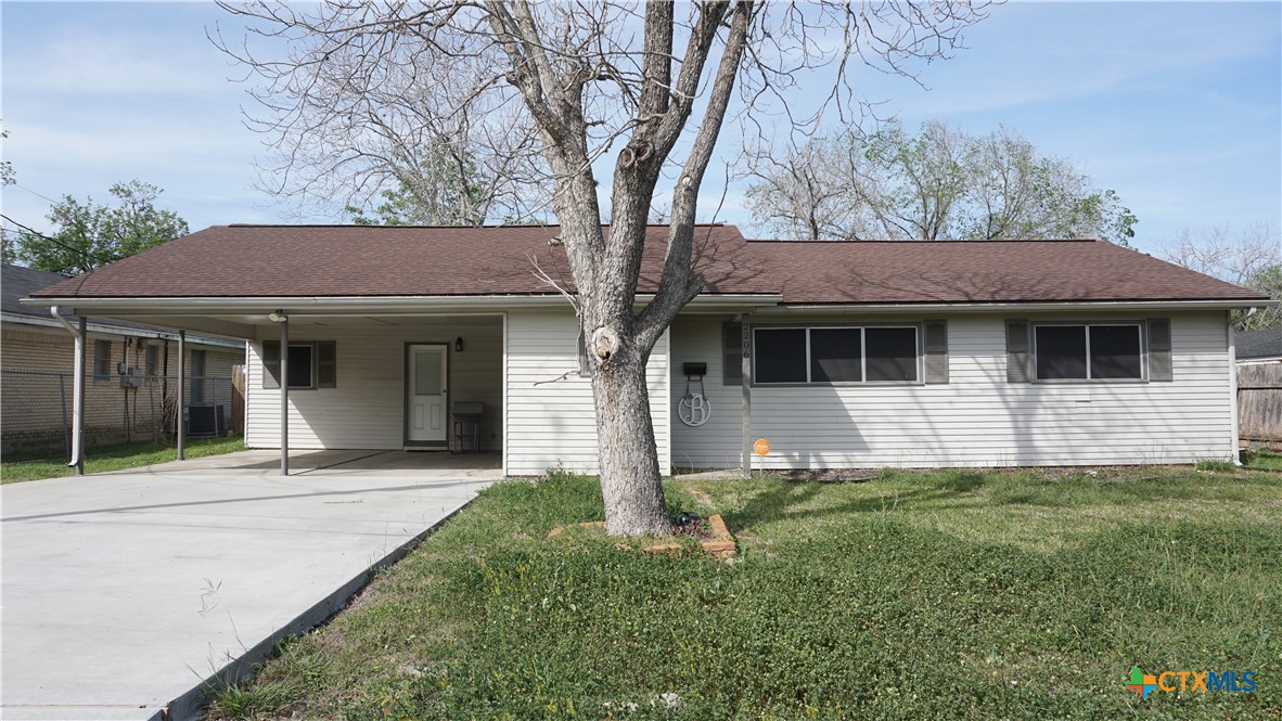 2206 E Stayton Avenue Property Photo 1