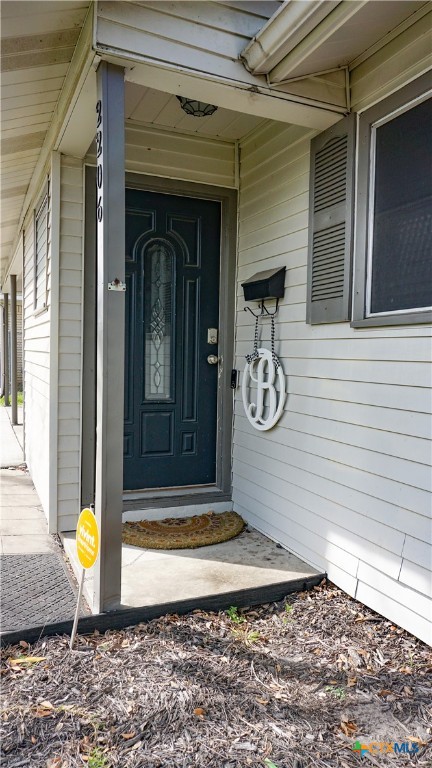2206 E Stayton Avenue Property Photo 2