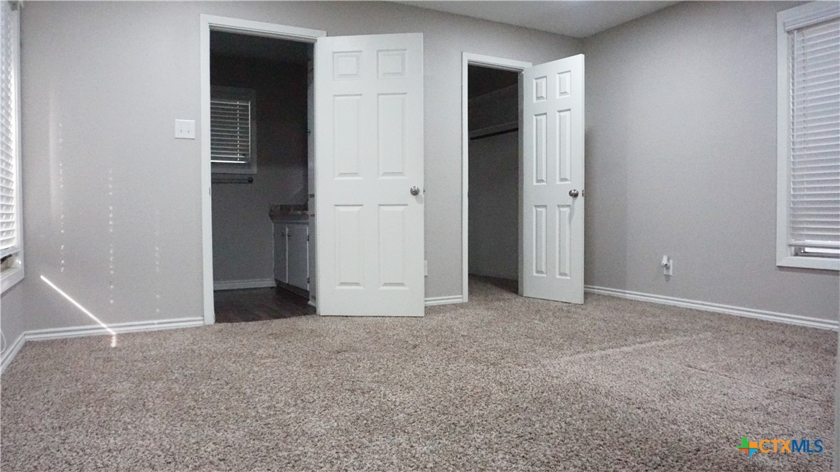 2206 E Stayton Avenue Property Photo 14