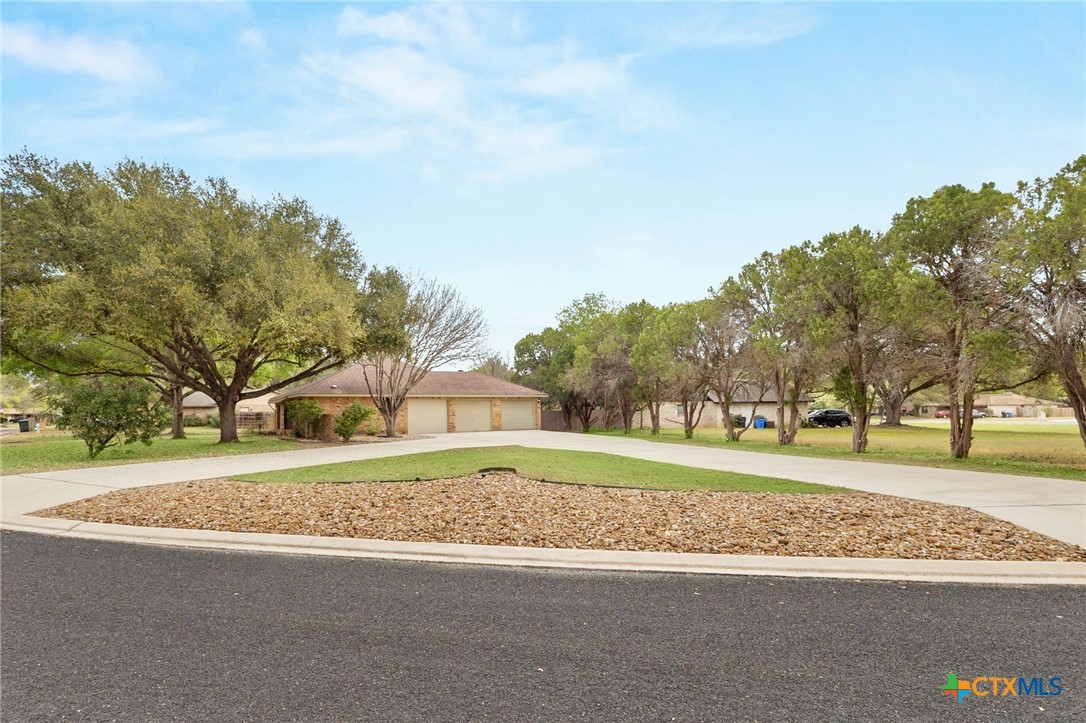 1633 Willow Lane Property Photo 1