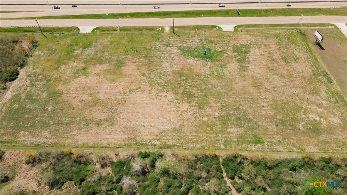 000 Ne Loop 463 Property Photo 4