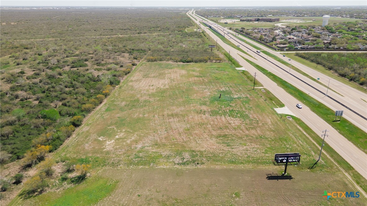 000 Ne Loop 463 Property Photo 15