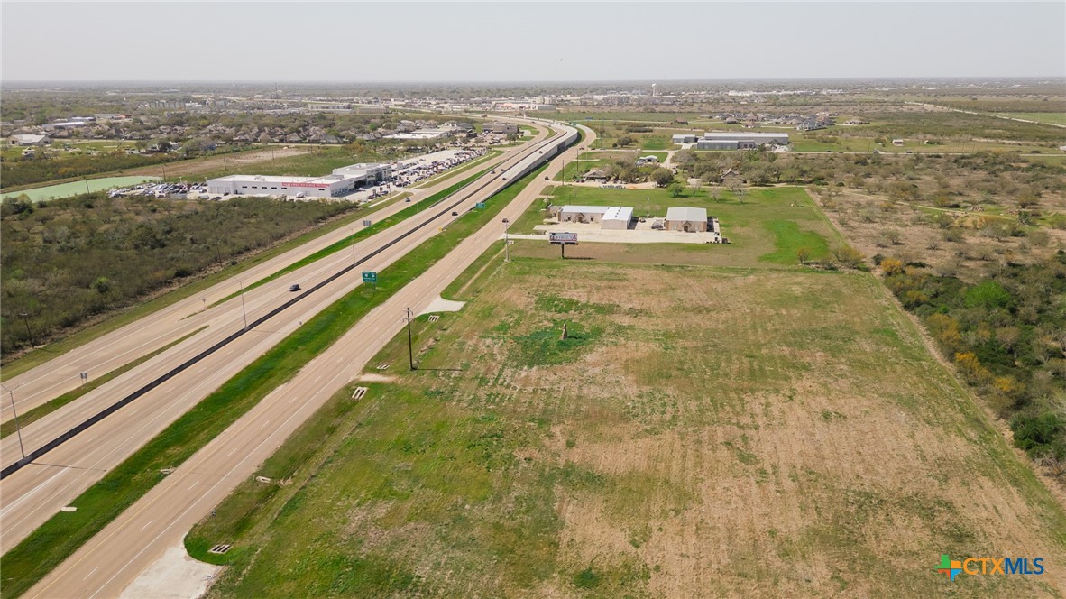 000 Ne Loop 463 Property Photo 16